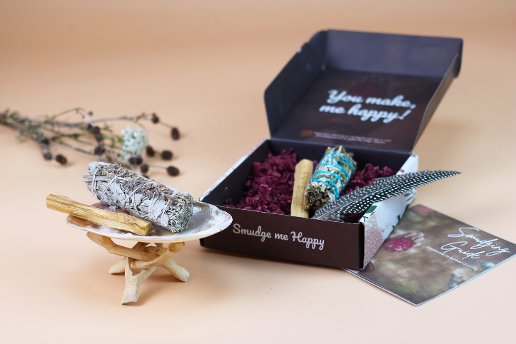 Räucherbündel Weißer Salbei mit Lavendel & Palo Santo im Räucherset mit Perlmutt Muschel als Räucherschale