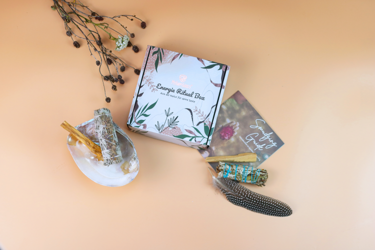 Räucherbündel Weißer Salbei mit Lavendel & Palo Santo im Räucherset mit Perlmutt Muschel als Räucherschale